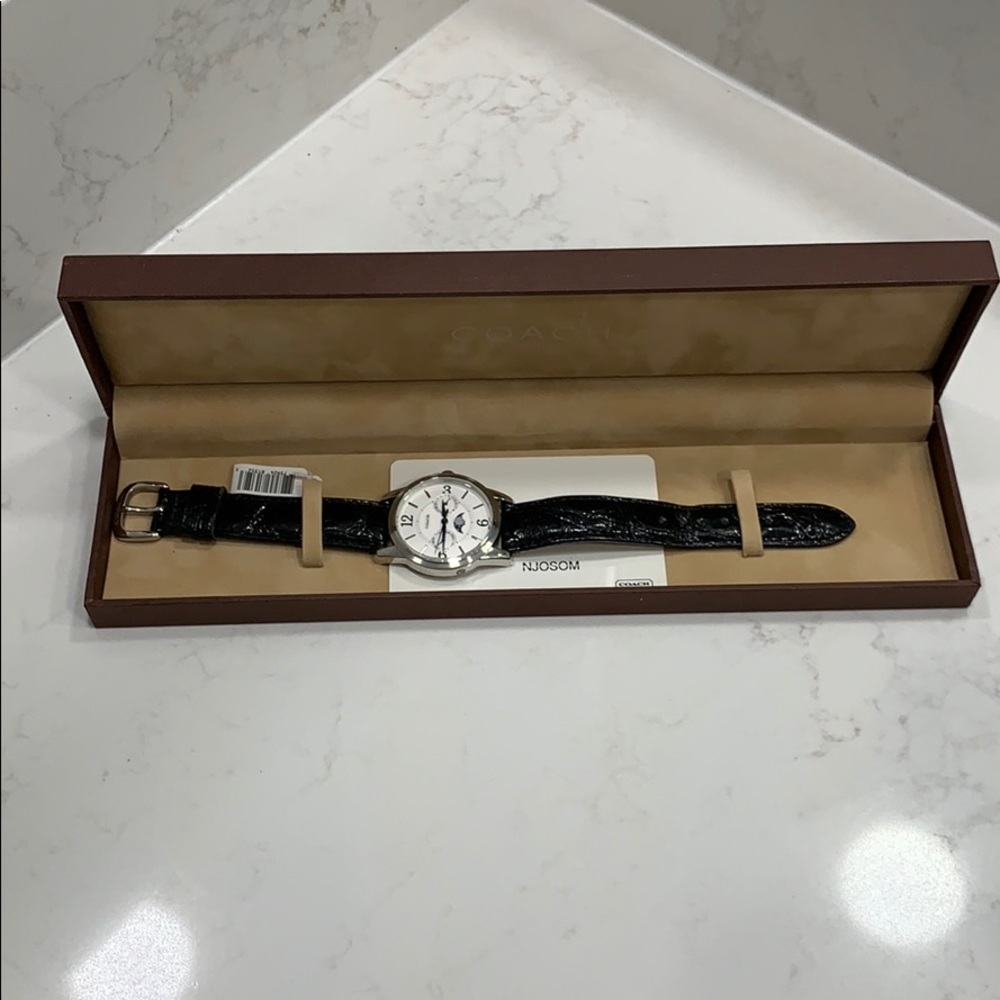 Coach Watch - Picture 3 of 5
